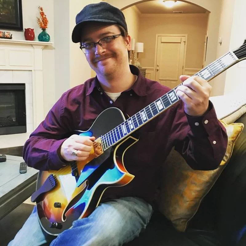 Lucas Costner with new Entrada