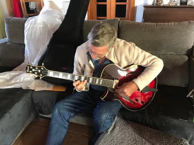 robert-gardner-playing-heirloom